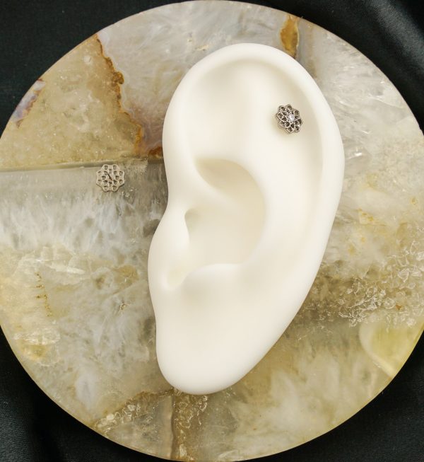 Geo Flower Clear CZ Threadless Titanium Top For Discount - Image 2