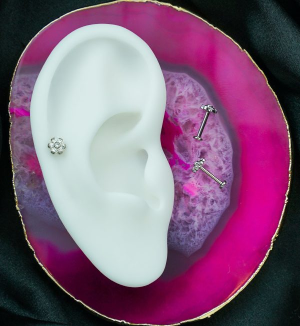 Flower Clear CZ Flat Back Titanium Threadless Labret For Sale - Image 2