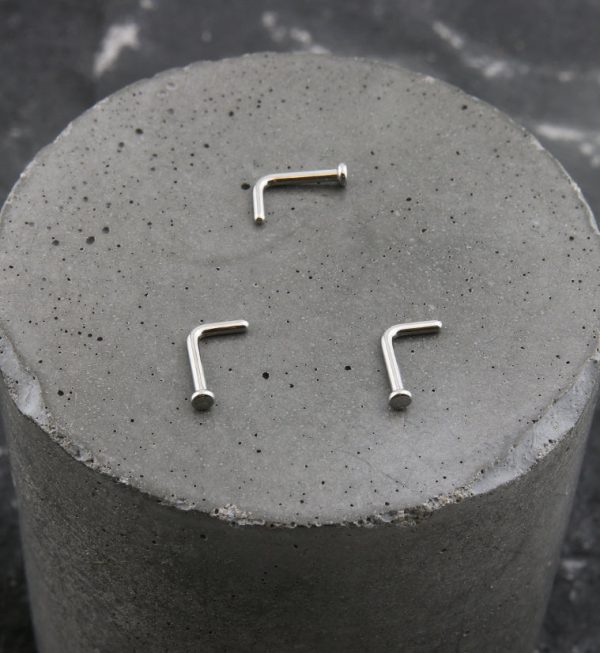 Flat Disk Top L Bend Titanium Nose Ring For Discount - Image 2